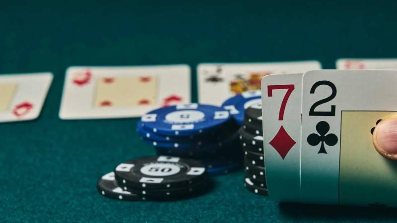 Bluff trong Poker là gì?